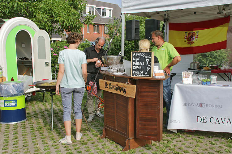9-6-2018 - Proeverij in zomersfeer door de PLUS in Waarder_43